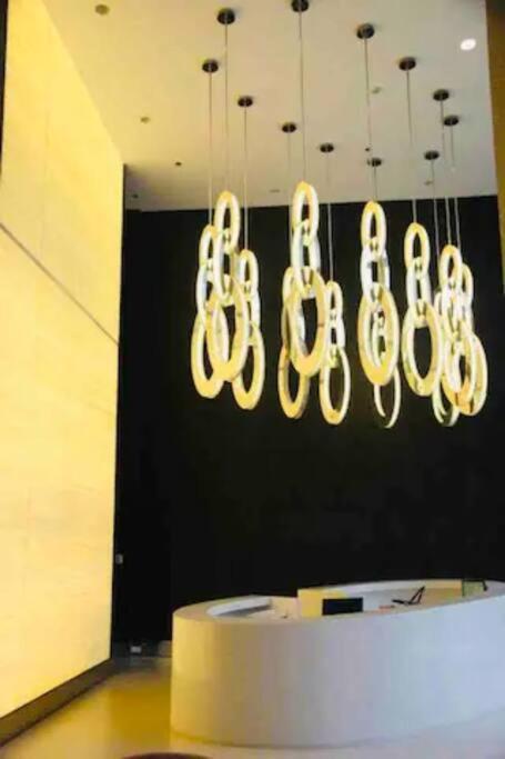 Cozy View Bgc Staycation Apartment Manila