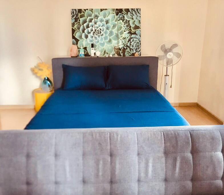 Cozy View Bgc Staycation Apartment