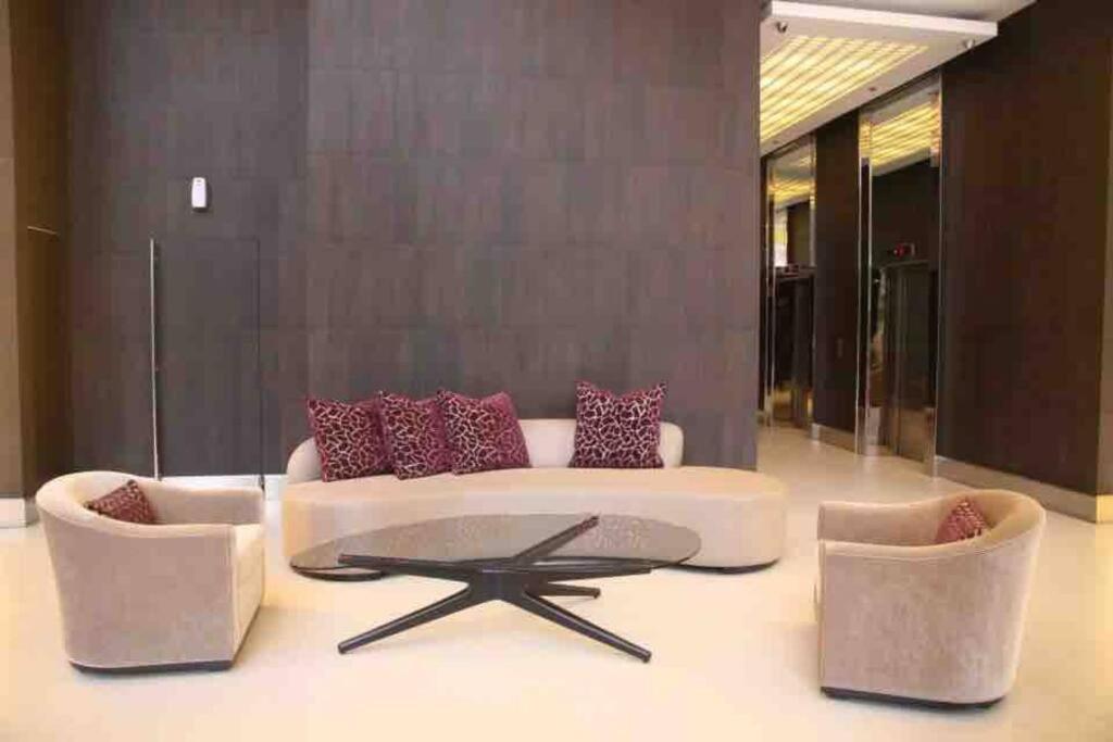Bgc Hotel-like Staycation/workcation With A View