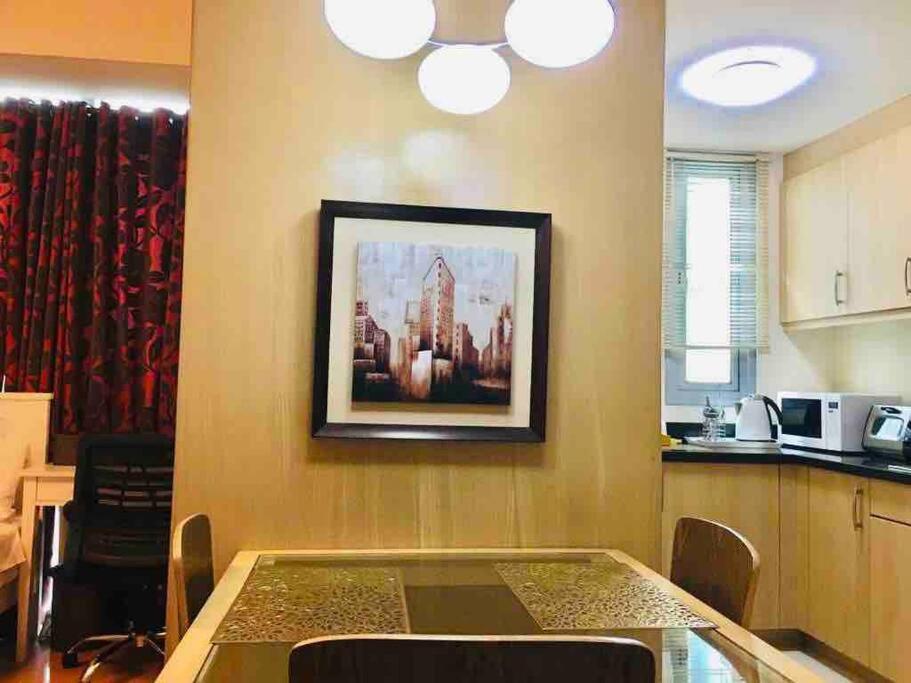 Apartment Bgc Hotel-like Staycation/workcation With A View Manila