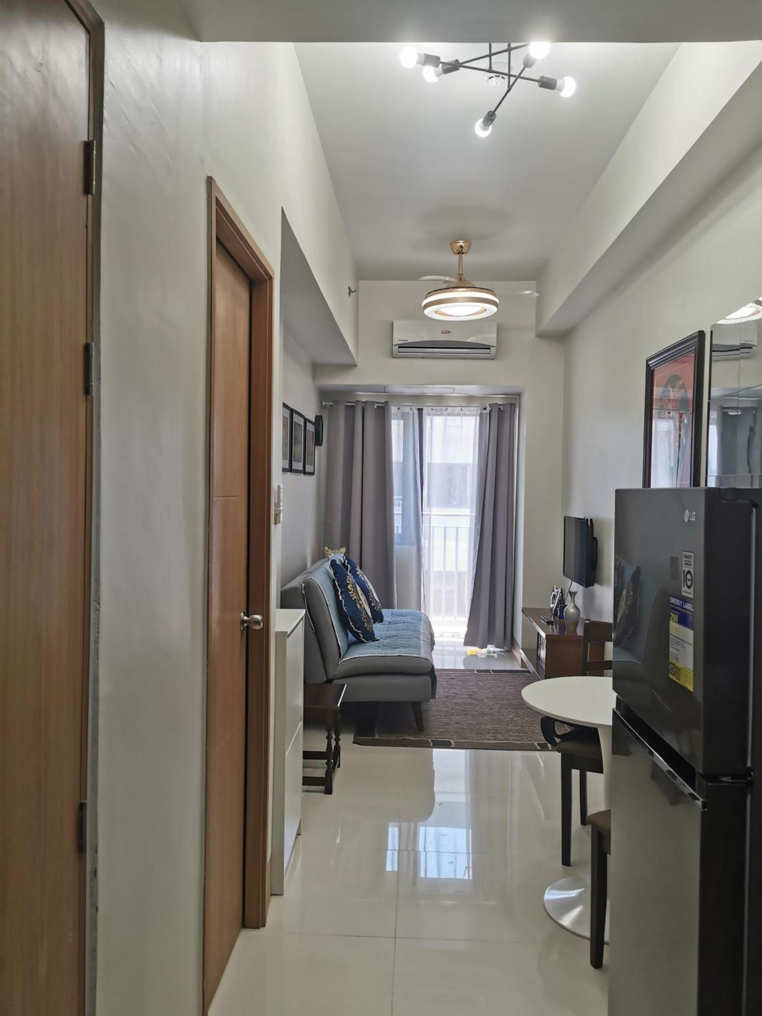 Moa Shore 3 Staycation Apartment Manila