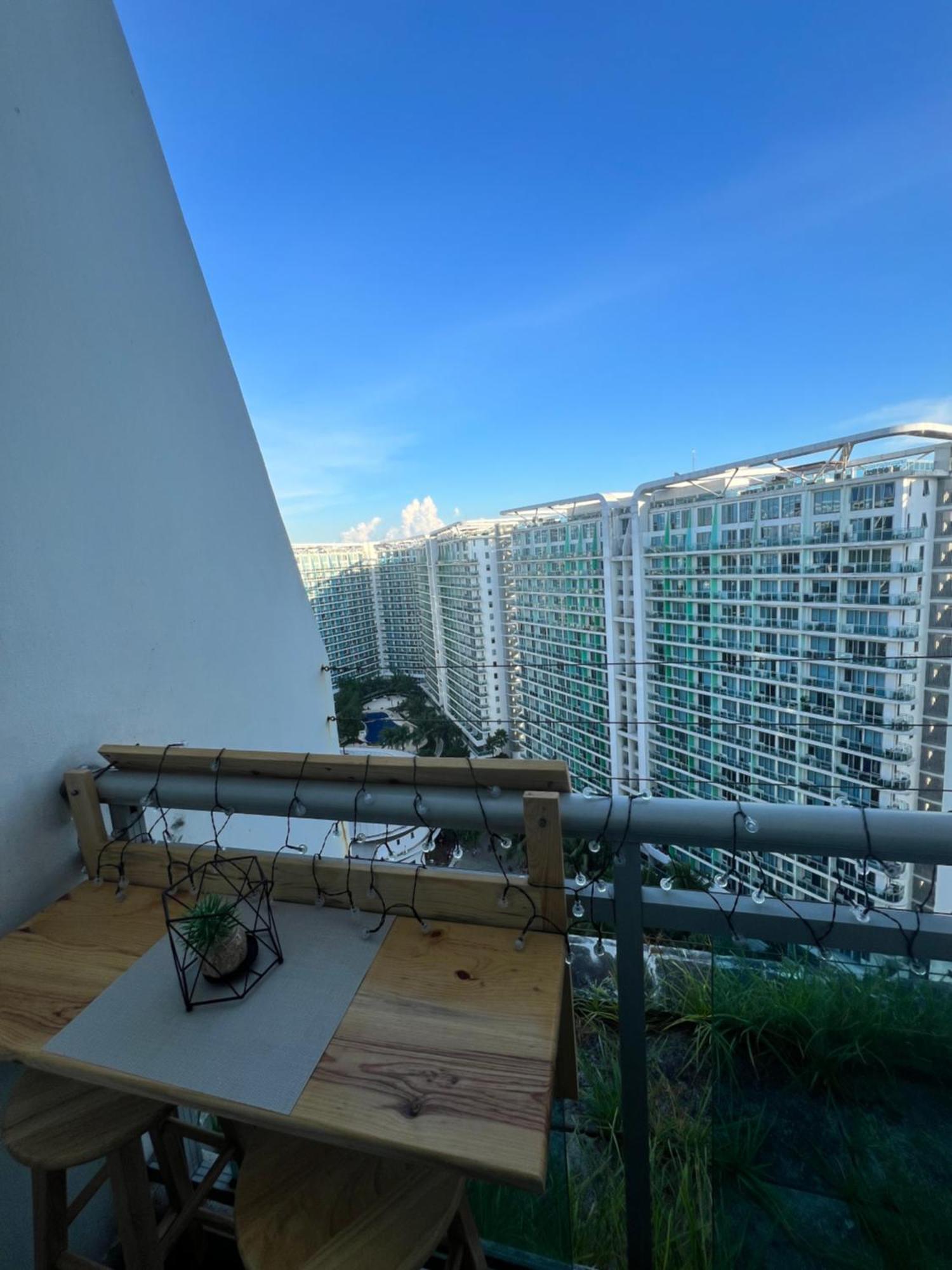 Gv Pied A Terre Azure Santorini Tower * Manila