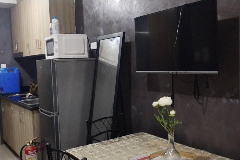 Reyes Staycation Shore 2 Tower 2 Smdc Residences Apartment Manila