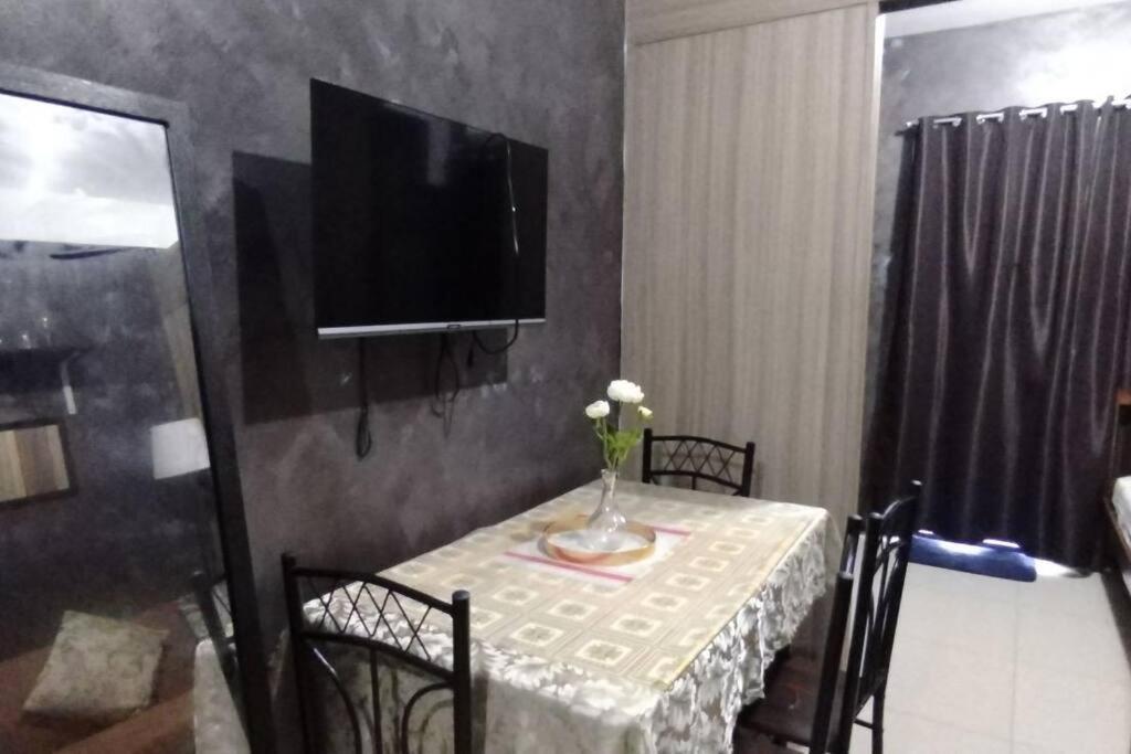 Reyes Staycation Shore 2 Tower 2 Smdc Residences Manila