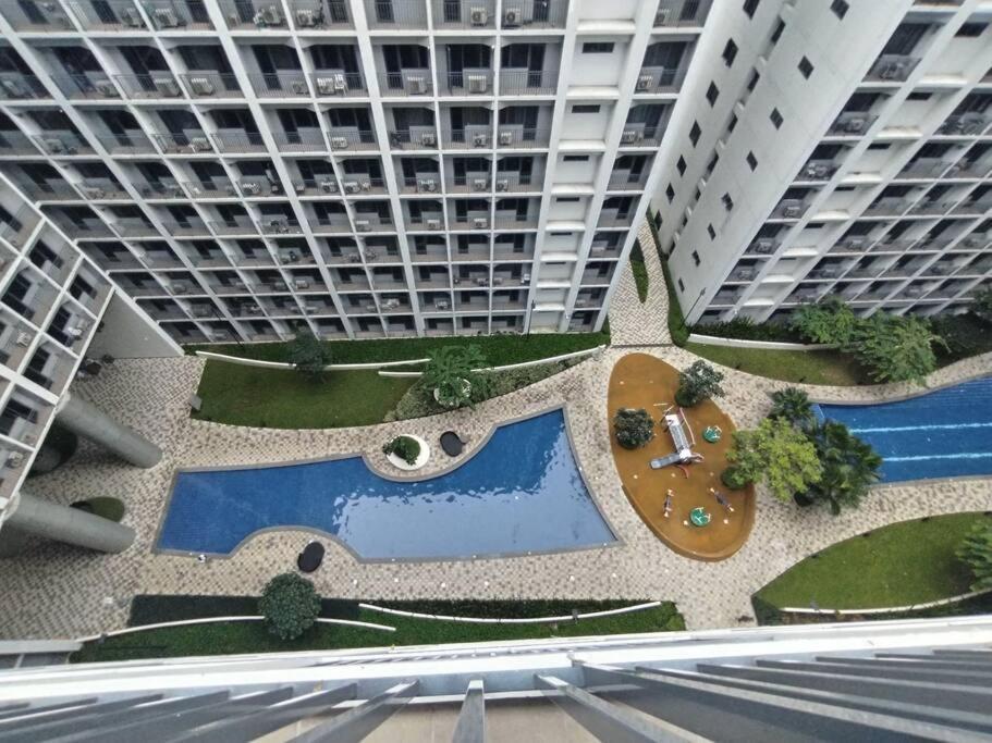 Apartment Reyes Staycation Shore 2 Tower 2 Smdc Residences