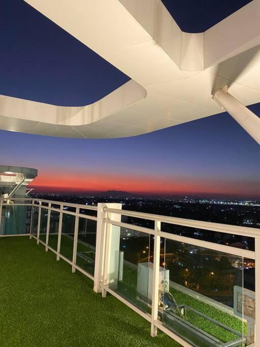 Apartment 2br With Wifi, Pool, & Smart Tv, Near Naia