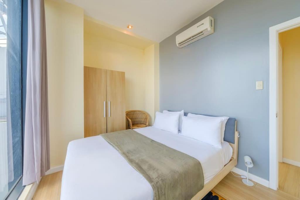 Stayhere Penthouse Executive 3br In Vibrant Makati *