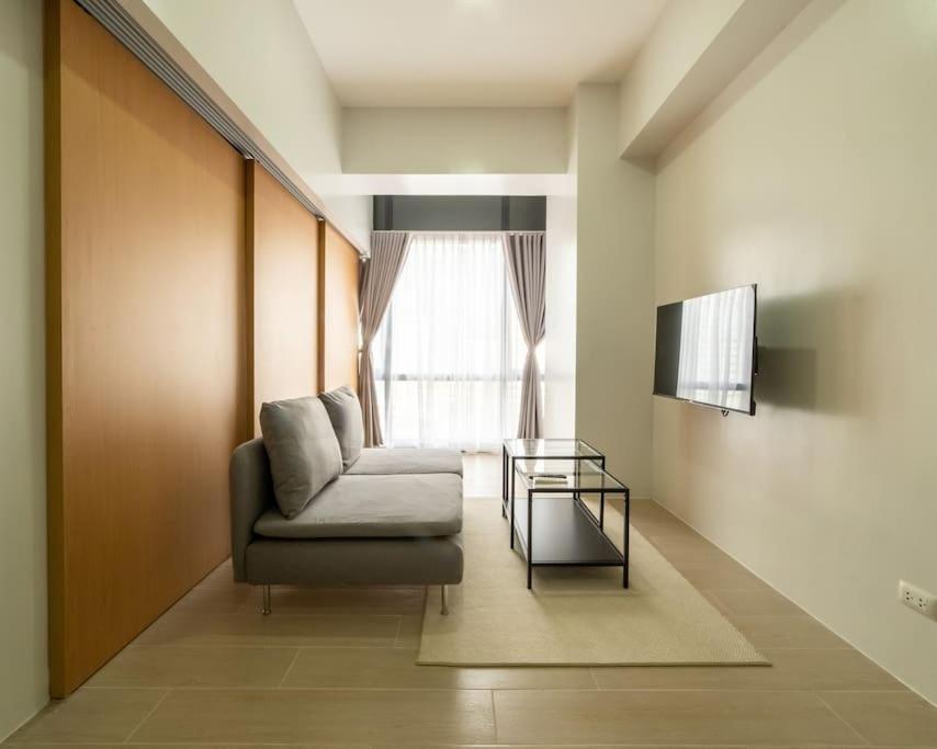 Apartment Stayhere Skandanavian Designed 1br In Greenbelt Manila