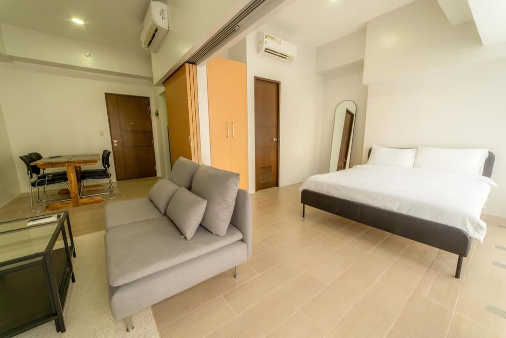 Stayhere Skandanavian Designed 1br In Greenbelt Manila