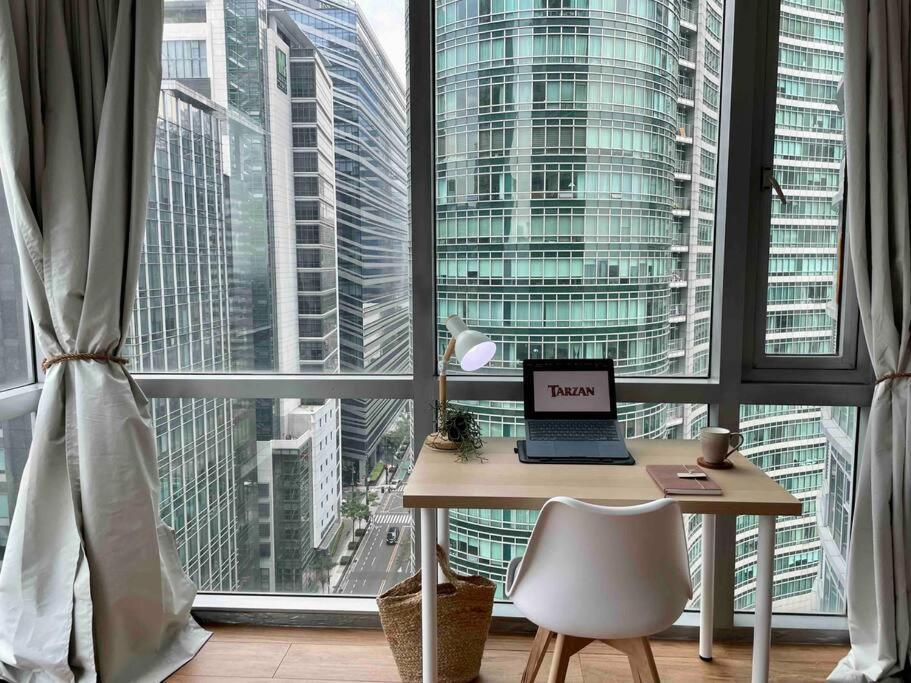 Apartment Tarzan In The City! In Avant Bgc Parking With Fee *