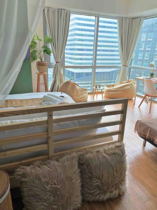 Apartment Tarzan In The City! In Avant Bgc Parking With Fee Manila