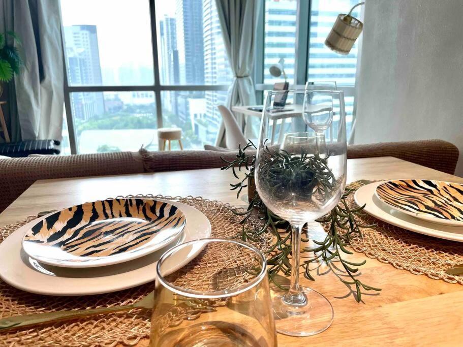 Tarzan In The City! In Avant Bgc Parking With Fee Manila