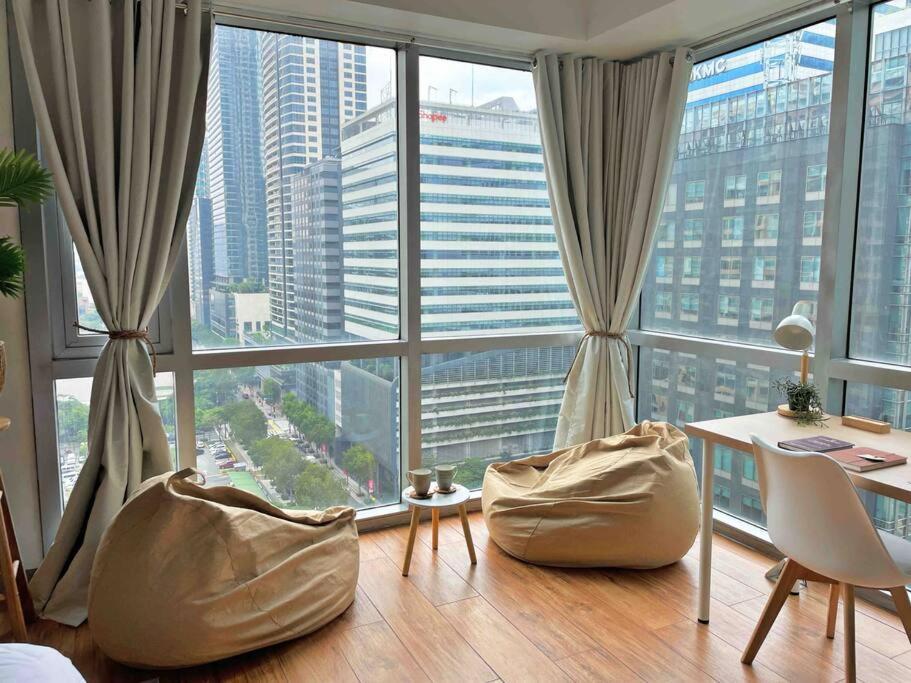Apartamento Tarzan In The City! In Avant Bgc Parking With Fee Manila