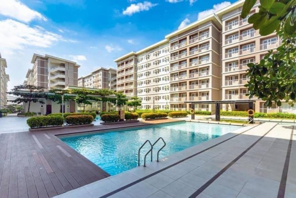 #48 Trees Residences * Manila