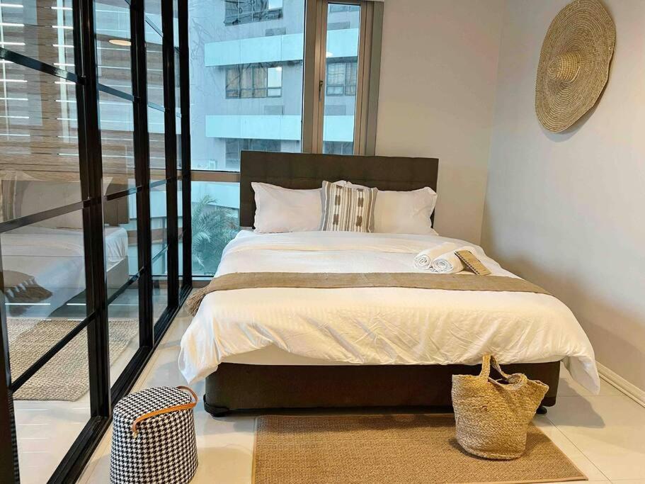 Apartment Gora In Avant Bgc Parking With Fee Manila