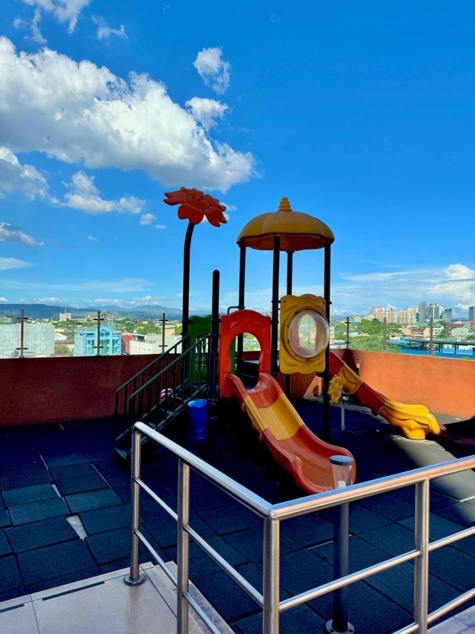 2br W Balcony In Araneta, Cubao W Pool And Gym - Porto