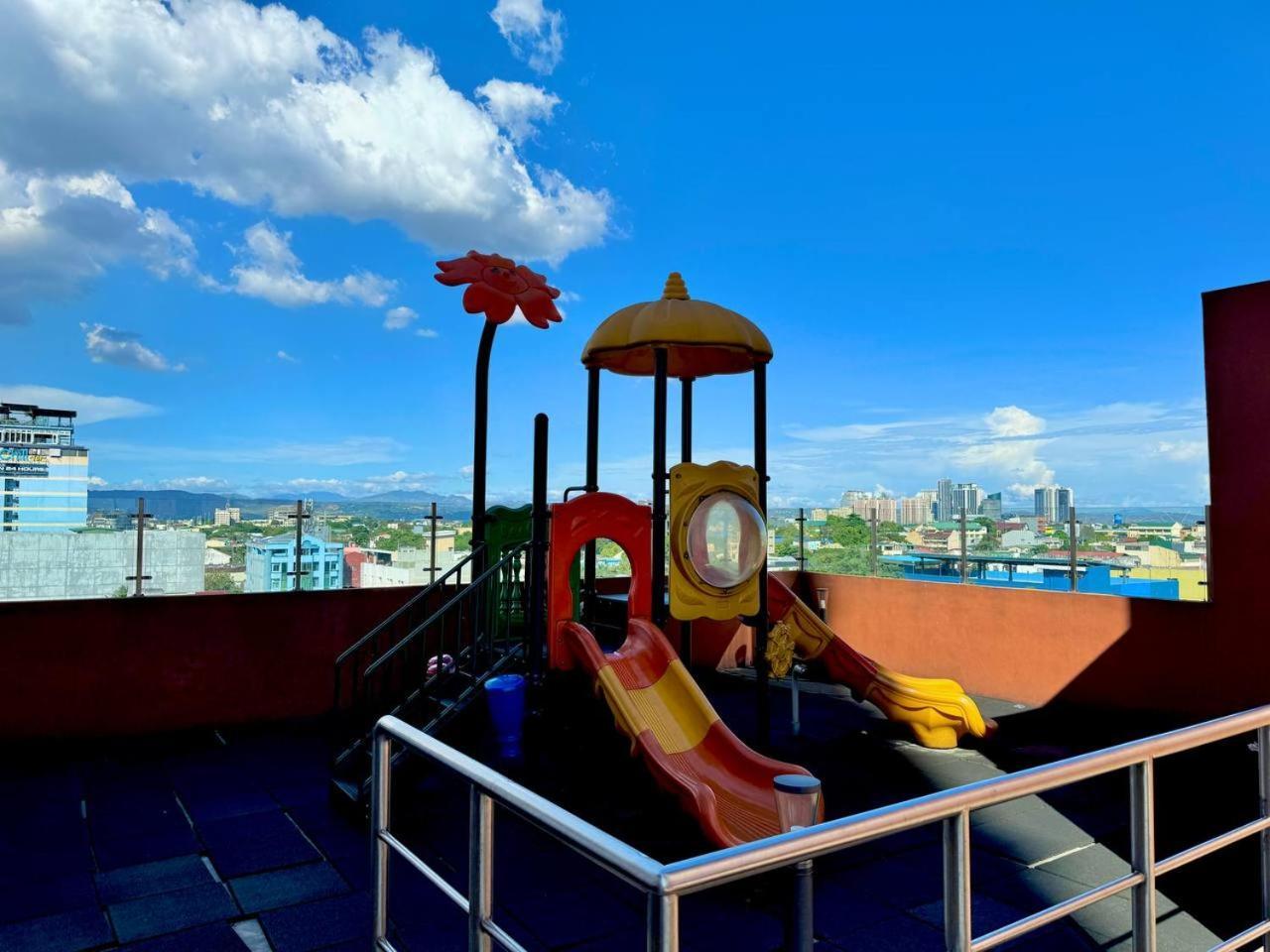 2br W Balcony In Araneta, Cubao W Pool And Gym - Porto Apartment *