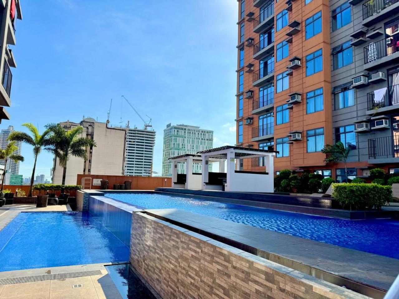 Apartment 2br W Balcony In Araneta, Cubao W Pool And Gym - Porto Manila