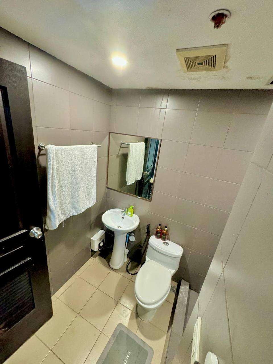 Apartment 2br W Balcony In Araneta, Cubao W Pool And Gym - Porto *