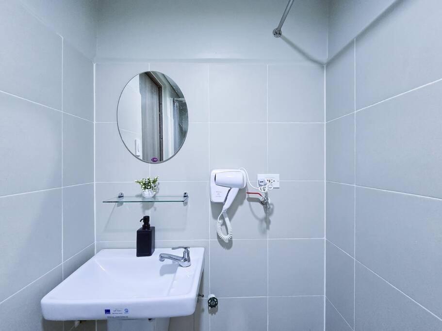 1br Unit Condotel W Balcony Fame Residences -fm14 Apartment