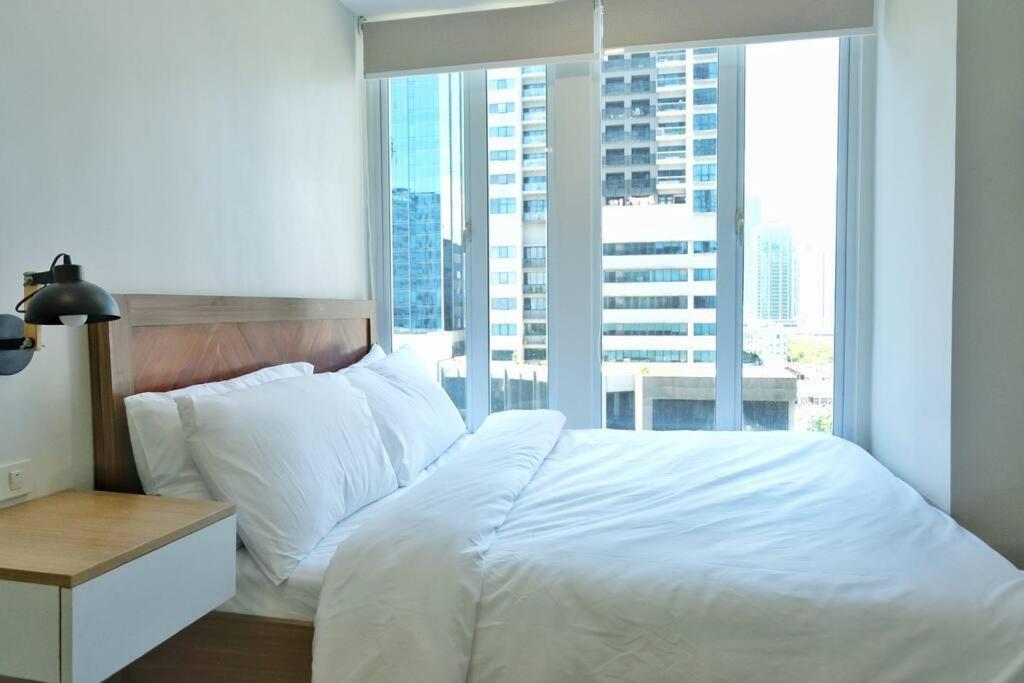 Seibu Tower Bgc Tropical With Parking *