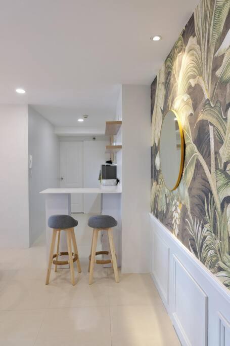 Seibu Tower Bgc Tropical With Parking Apartment