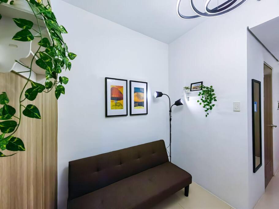 1br Unit Condotel W Balcony Fame Residences -fm09 Apartment Manila