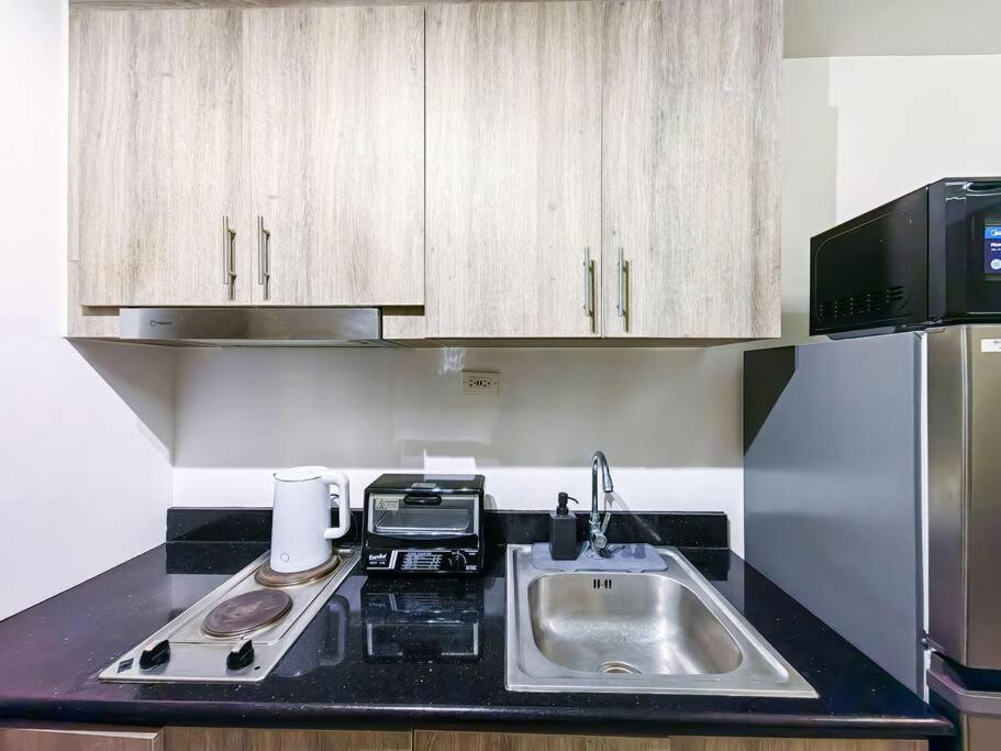 1br Unit Condotel W Balcony Fame Residences -fm09 *