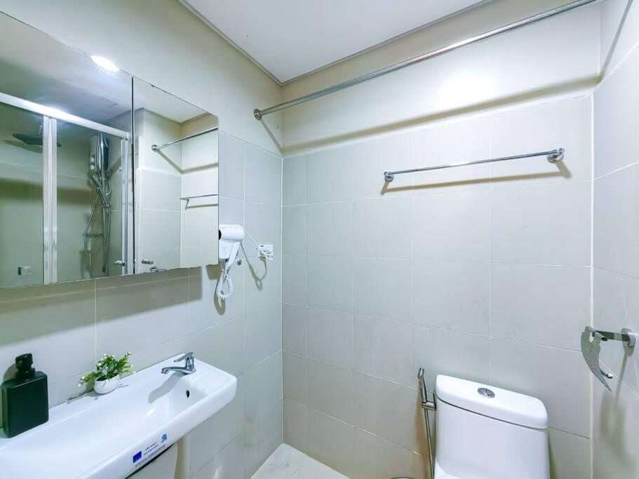 1br Unit Condotel W Balcony Fame Residences -fm09 Apartment *