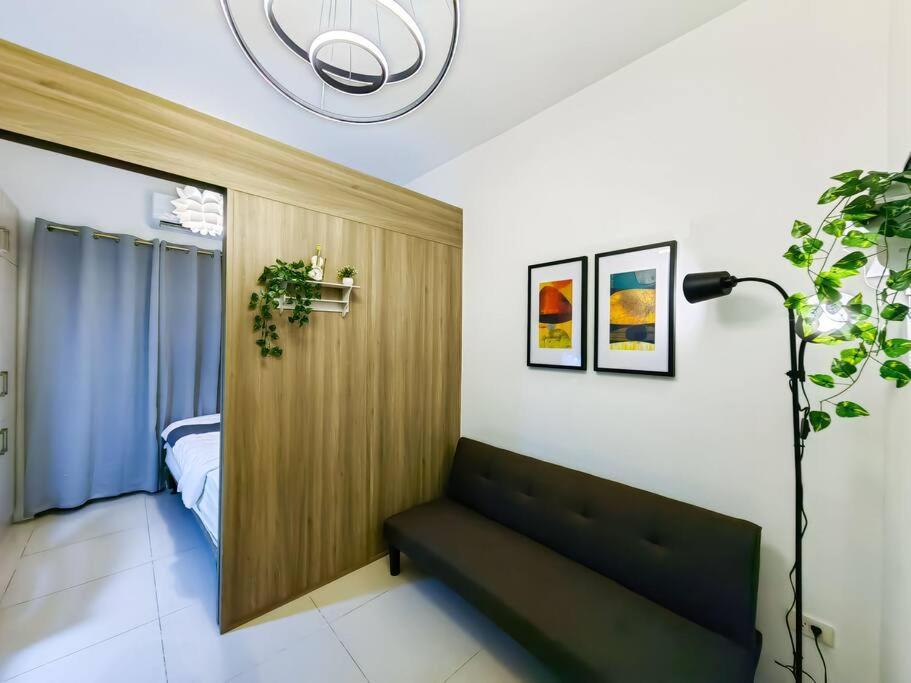 1br Unit Condotel W Balcony Fame Residences -fm09 * Manila