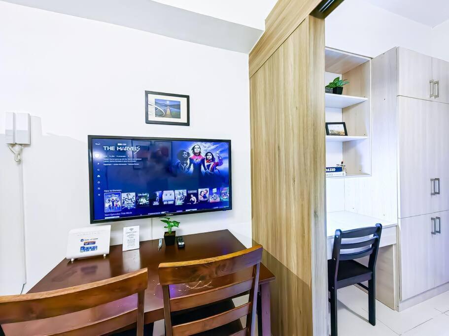 1br Unit Condotel W Balcony Fame Residences -fm09 Apartment *