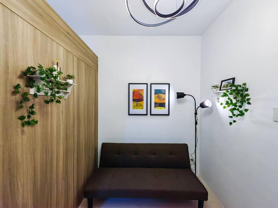 Apartment 1br Unit Condotel W Balcony Fame Residences -fm09 Manila