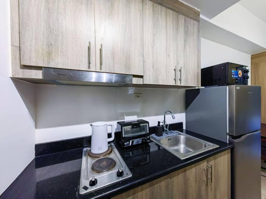 1br Unit Condotel W Balcony Fame Residences -fm09 Apartment