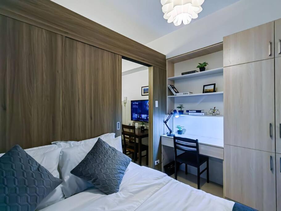 1br Unit Condotel W Balcony Fame Residences -fm09 * Manila