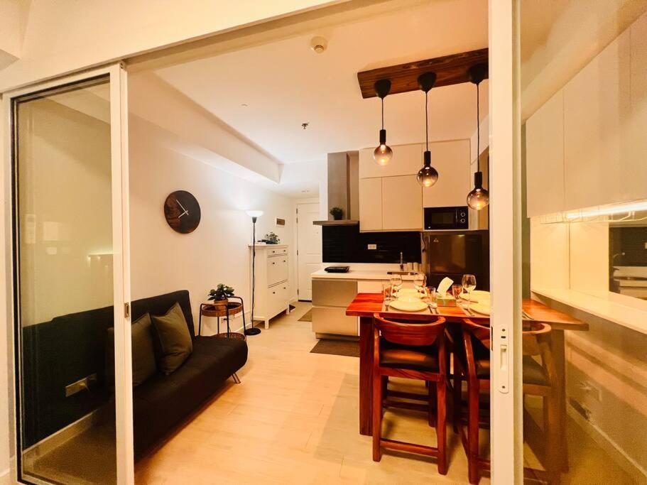 Apartment Azure New Elegant Relaxing Staycation Place Manila