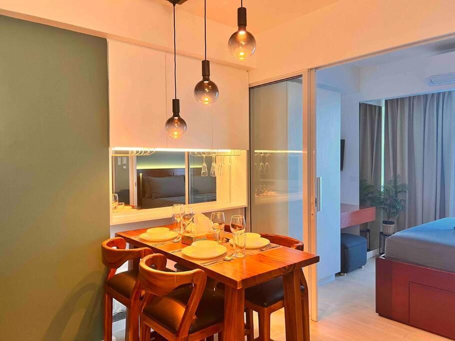 Azure New Elegant Relaxing Staycation Place Manila