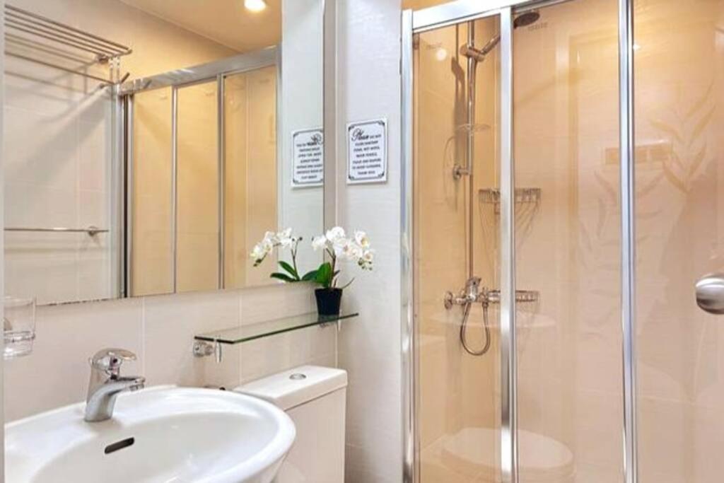 Azure Lovely And Refreshing 1 Bedroom *