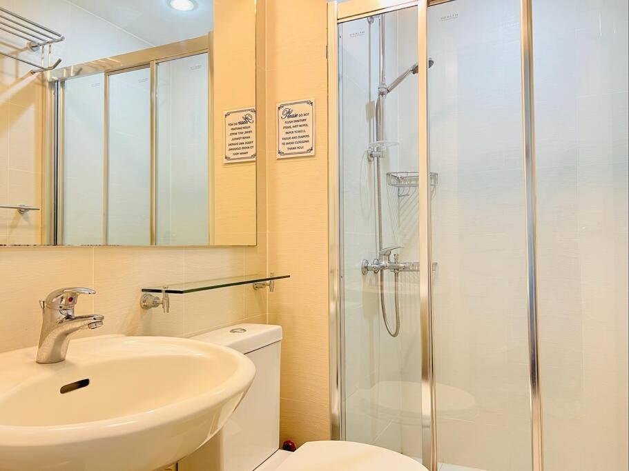 Apartment Azure Lovely And Refreshing 1 Bedroom *