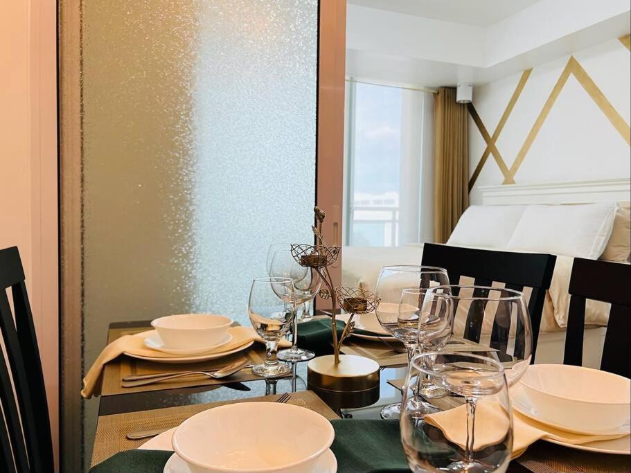 Azure Lovely And Refreshing 1 Bedroom Manila