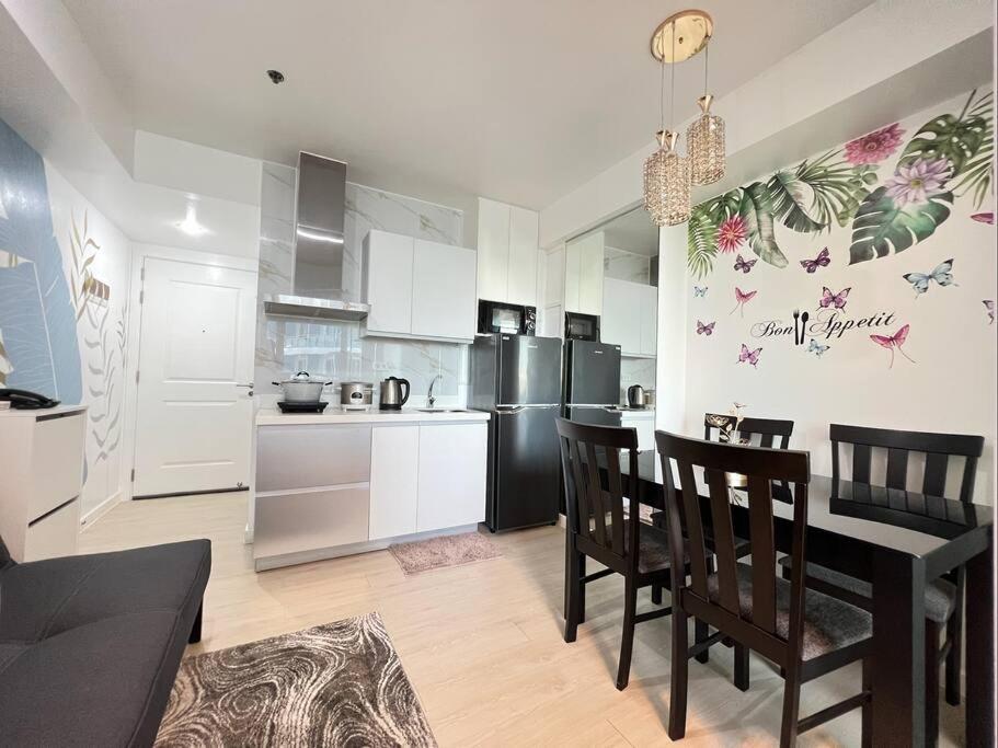 Azure Lovely And Refreshing 1 Bedroom *