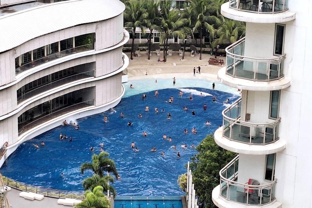 Azure Lovely And Refreshing 1 Bedroom Apartment *