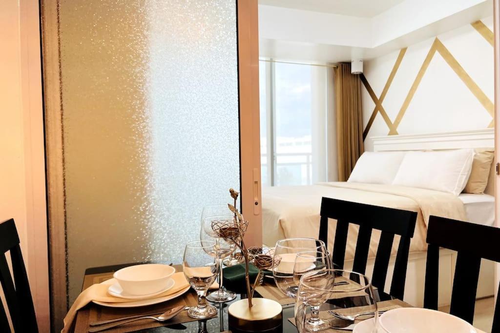 Azure Lovely And Refreshing 1 Bedroom Apartment *