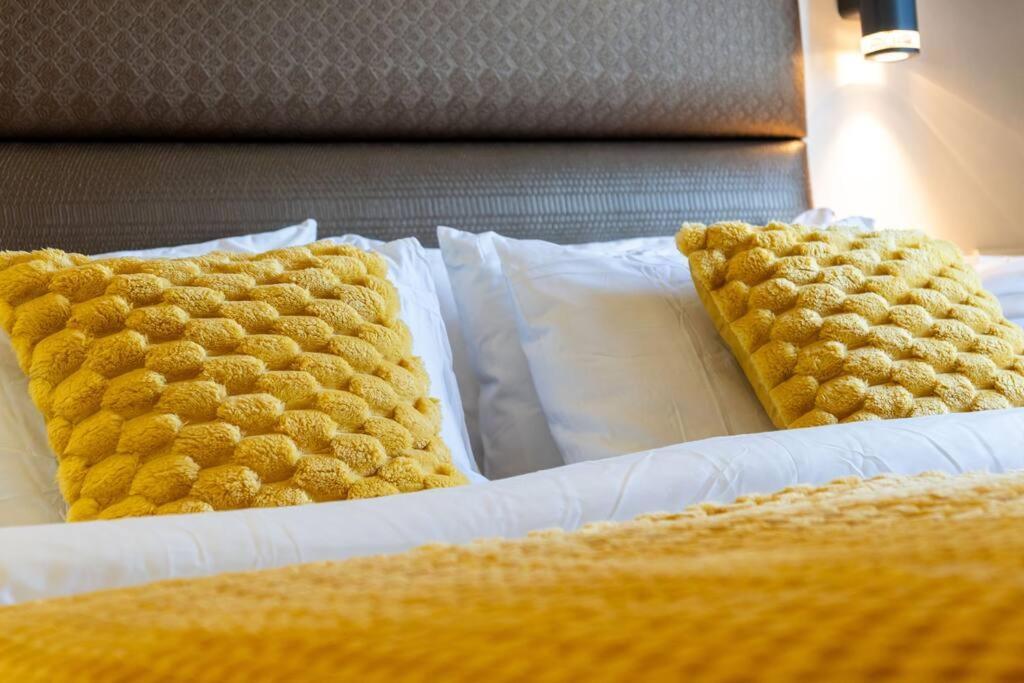 Sunny Suite: Luxe Comfort Manila