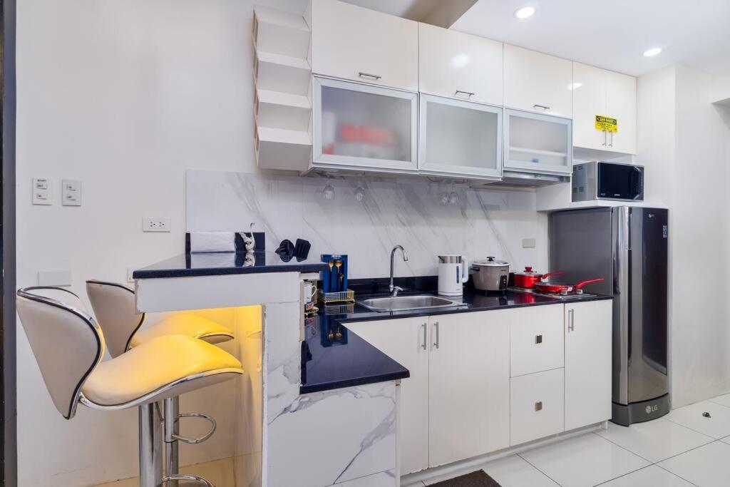 Sunny Suite: Luxe Comfort Manila