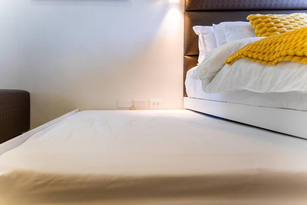 Sunny Suite: Luxe Comfort Manila