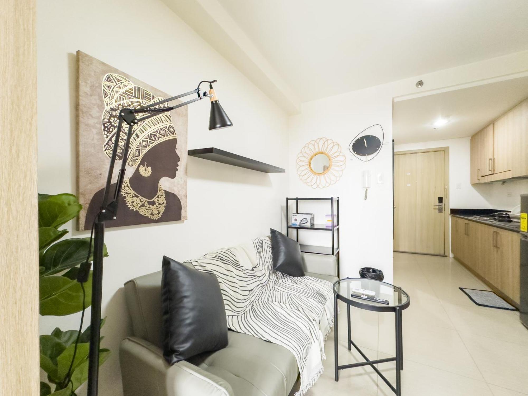 Gemstonebr In Smdc Shore Residences Apartment