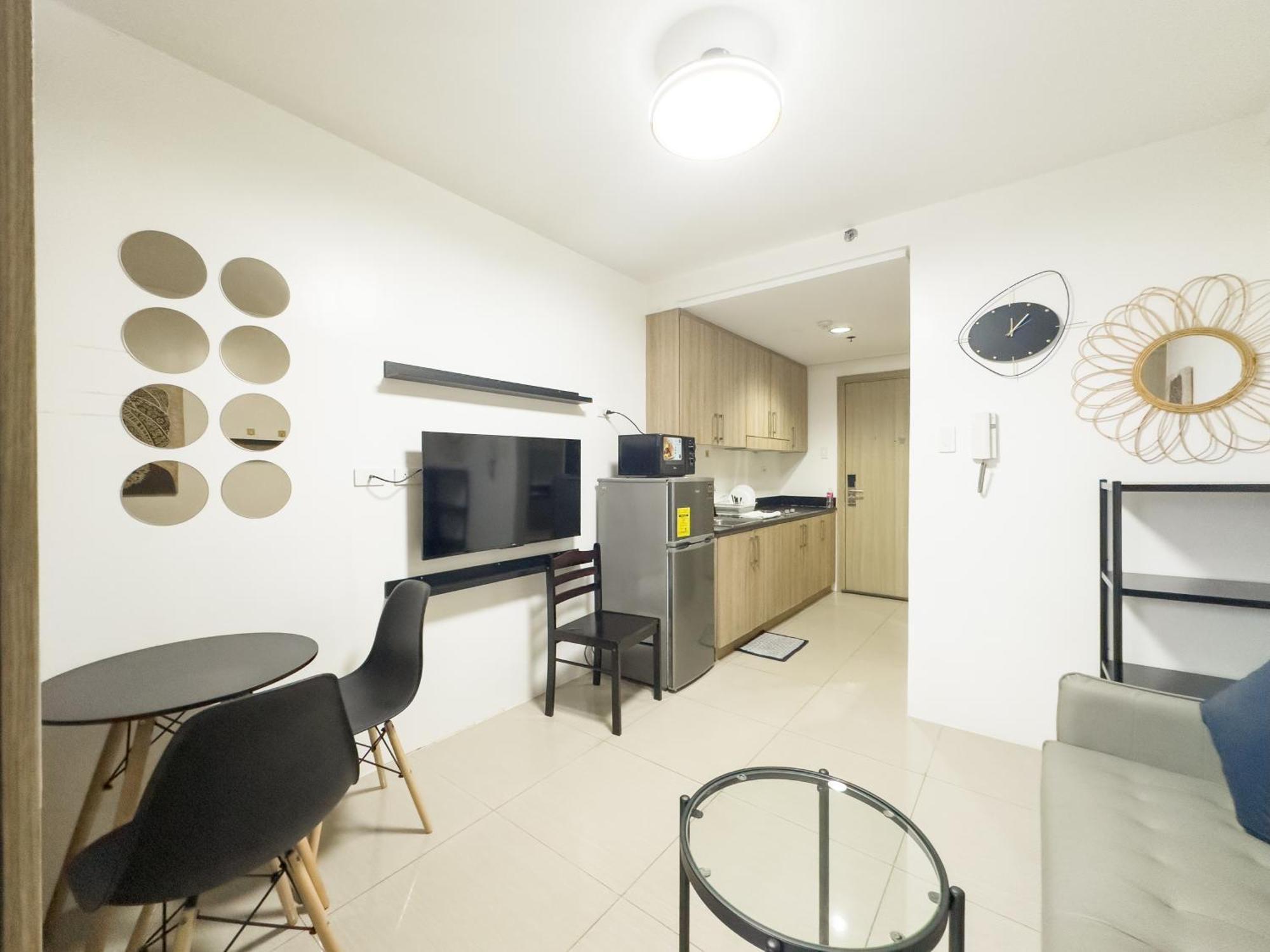 Gemstonebr In Smdc Shore Residences Apartment *