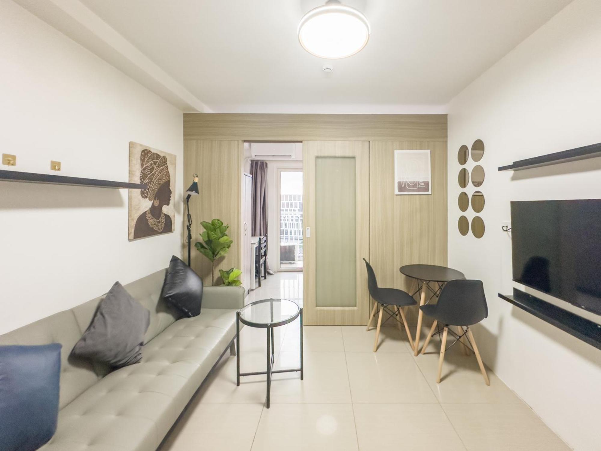 Gemstonebr In Smdc Shore Residences Apartment Manila