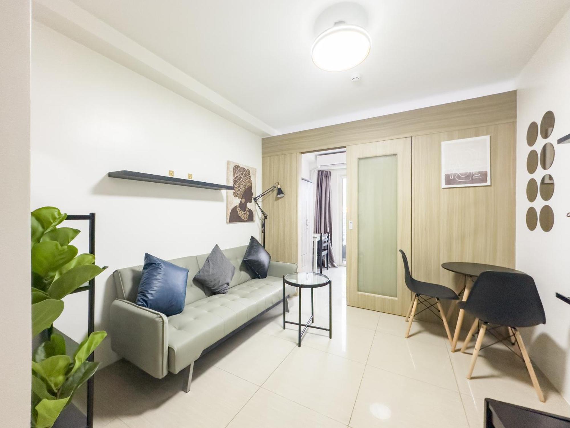 Gemstonebr In Smdc Shore Residences Apartment