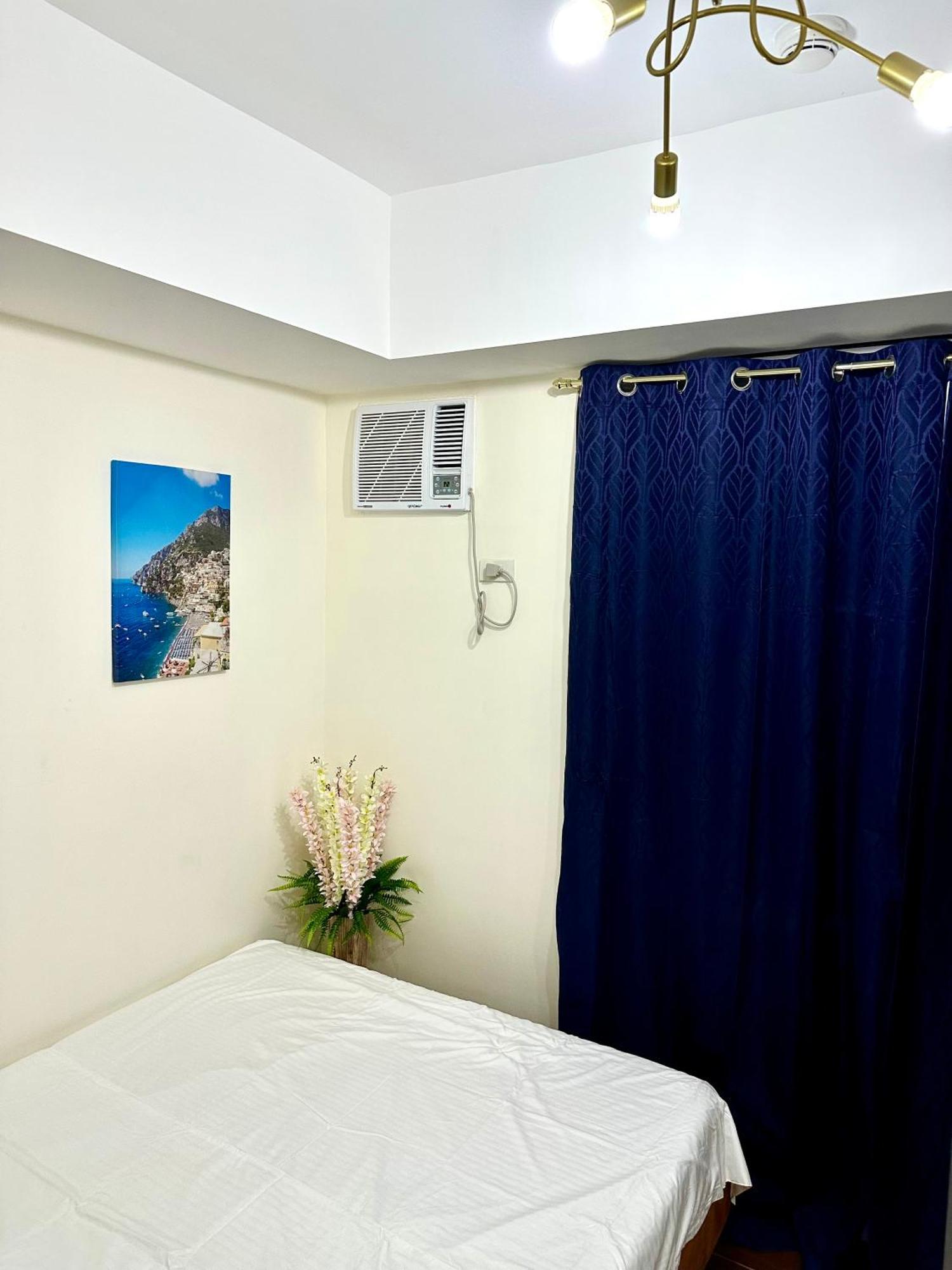 Apartment 1br W/ Balcony